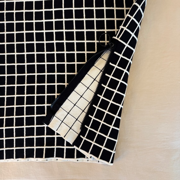 Akris Punto Black & White Grid Knit Pencil Skirt – Size 8 - Picture 3 of 11